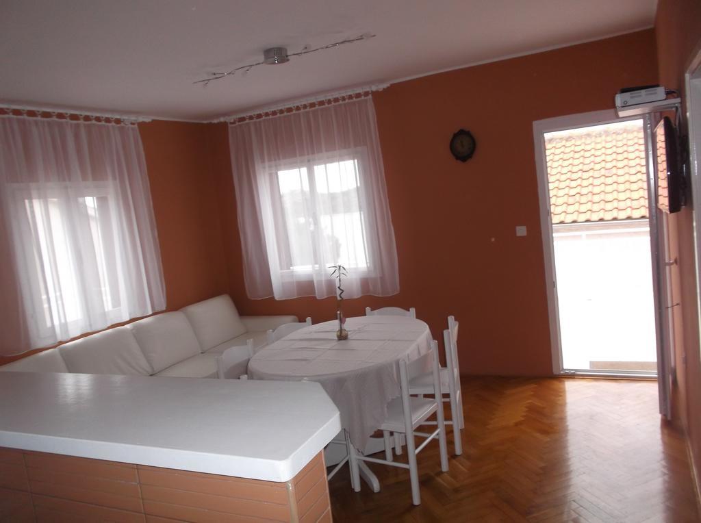 Appartamento Apartman Vladic Grebaštica Esterno foto
